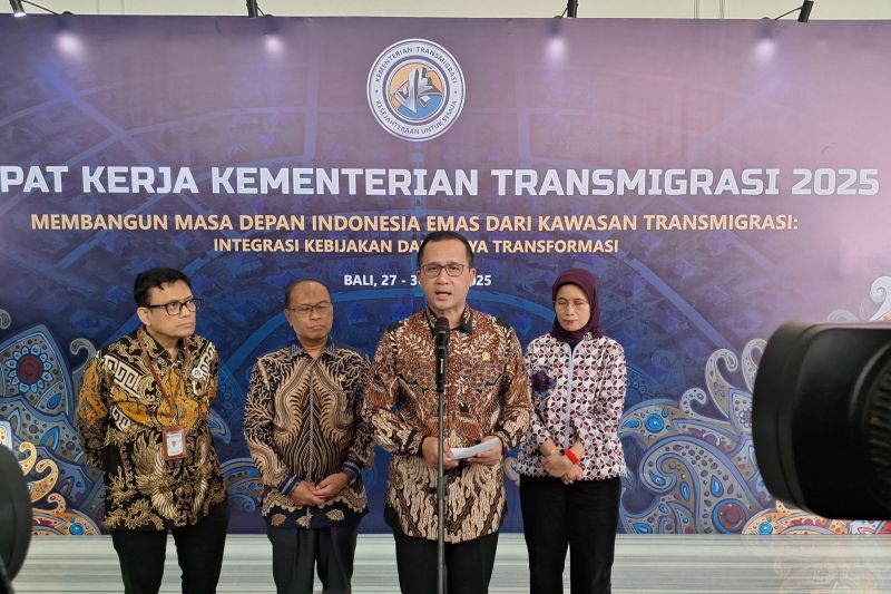mentrans-tegaskan-tidak-ada-penempatan-transmigran-ke-kalbar