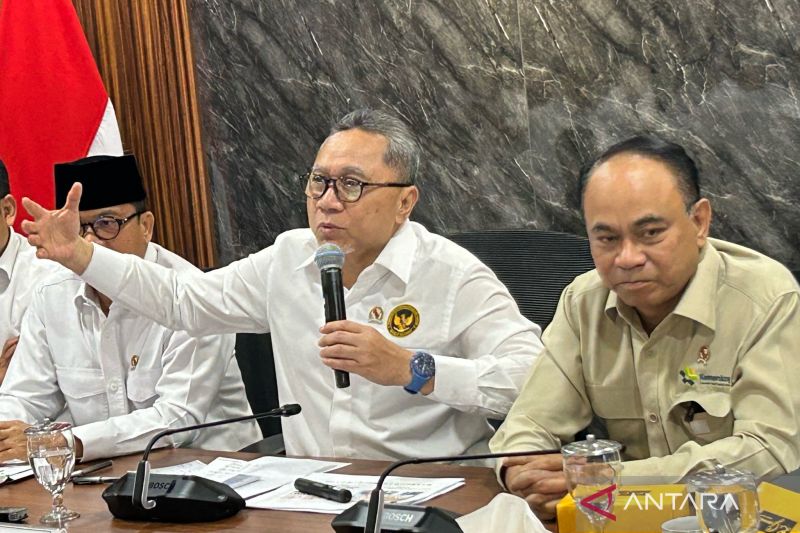 zulhas-optimistis-kopdes-merah-putih-tidak-akan-gagal-bayar-pinjaman