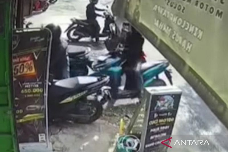 pencurian-sepeda-motor-bersenjata-api-kembali-terjadi-di-jakbar