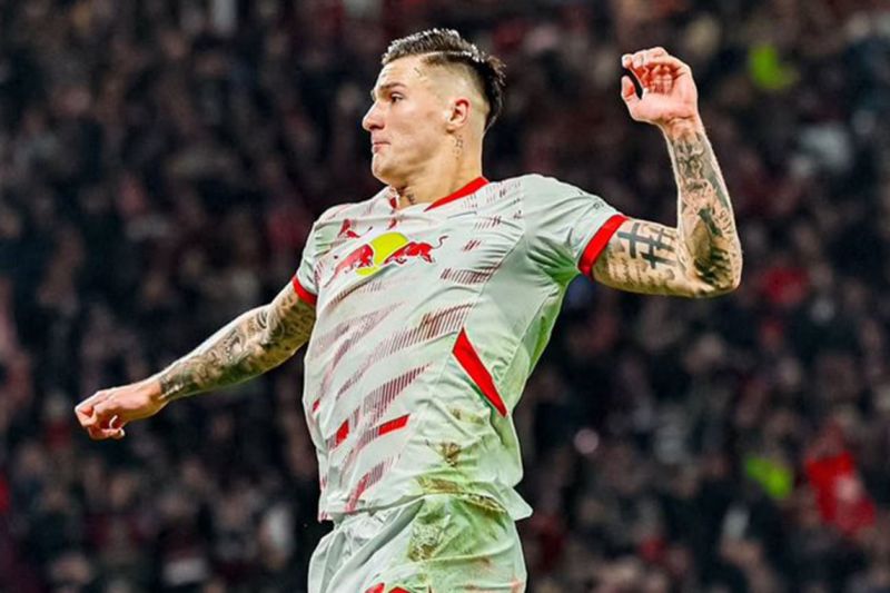 Manchester United dikabarkan tengah gencar kejar Benjamin Sesko