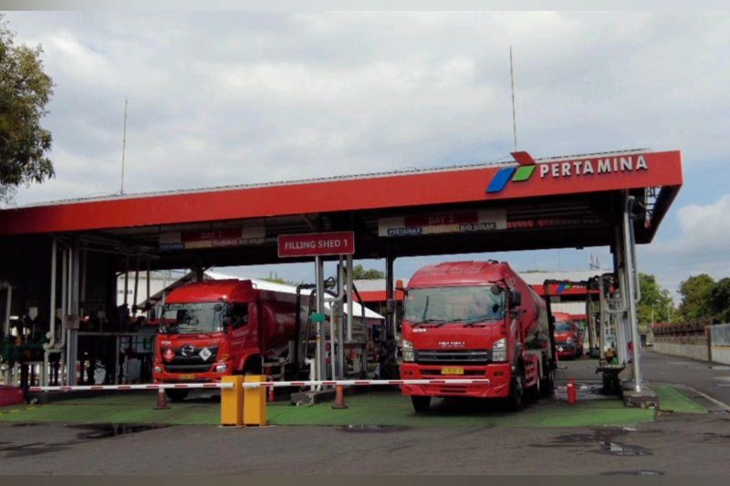 atasi-keterlambatan-pasokan-pertamina-kerahkan-79-truk-bbm-ke-jember