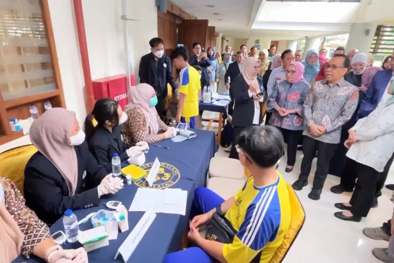 Jelang Hari Anak Nasional, Menko PMK pantau layanan CKG di Malang