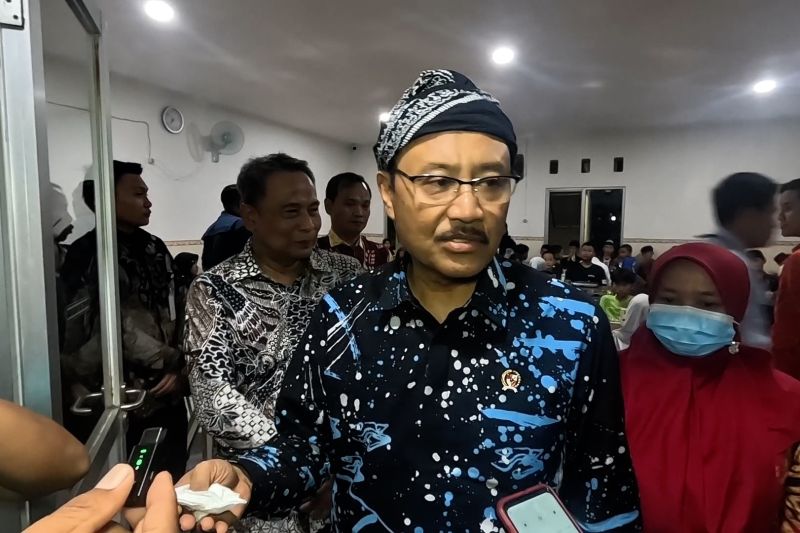 Kunjungi Sekolah Rakyat, Mensos soroti momen haru saat makan bersama