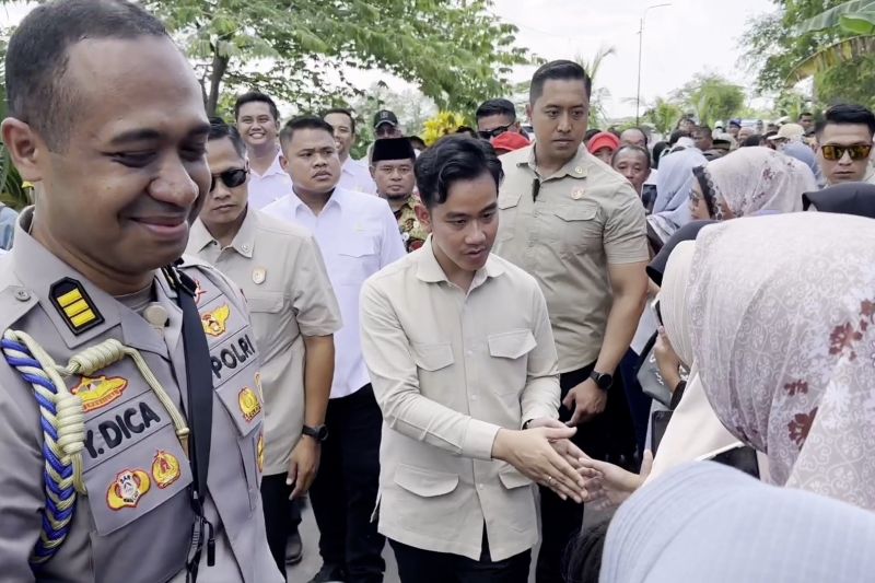 Gibran harap Kopdes Merah Putih wadahi produsen tenun lurik Klaten