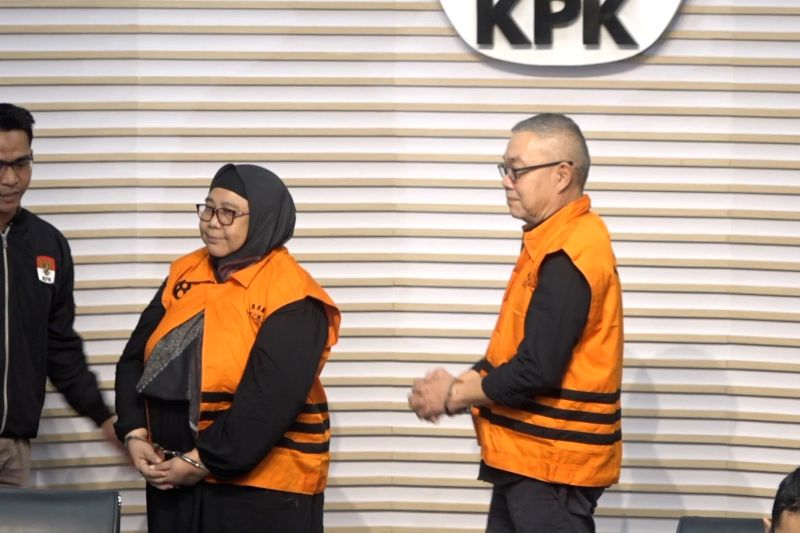 KPK tahan dua tersangka baru dalam kasus pengadaan LNG Pertamina