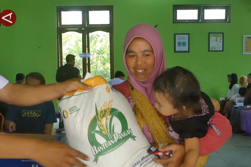 bulog-magelang-siapkan-9400-ton-beras-untuk-program-bantuan-pangan