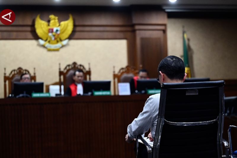 Tom Lembong divonis 4,5 tahun penjara, terbukti korupsi impor gula