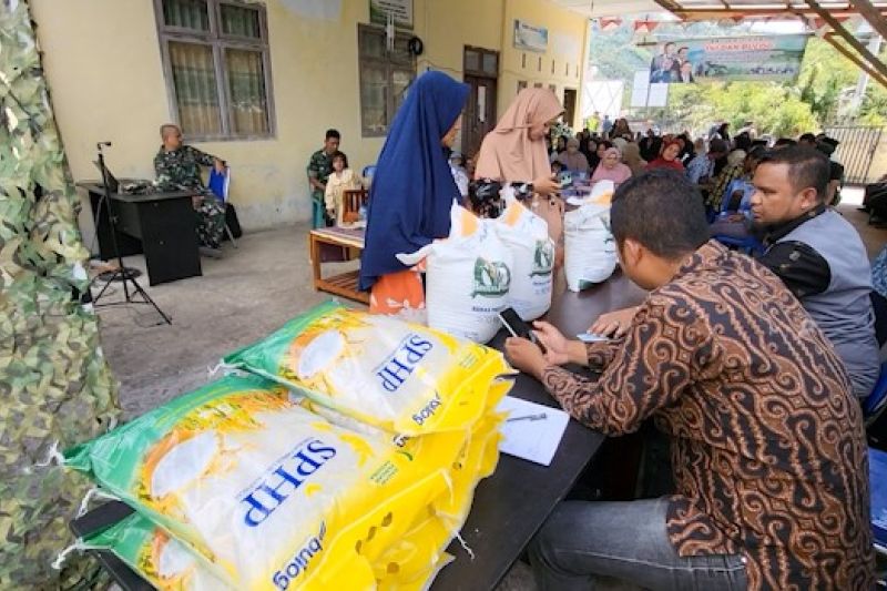bulog-takengon-pastikan-bantuan-pangan-bebas-beras-oplosan