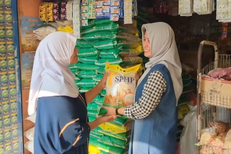 proses-verifikasi-hambat-distribusi-beras-sphp-ke-pasar-di-madiun