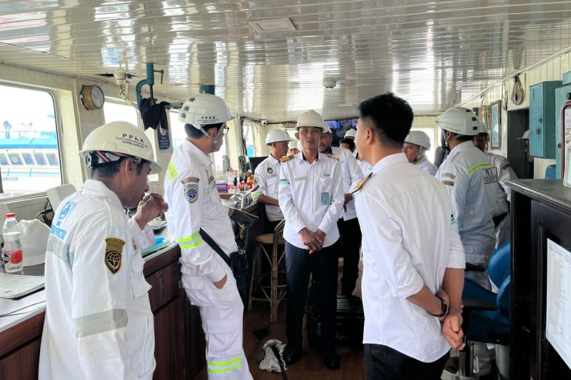 kemenhub-uji-petik-kapal-roro-di-ambon-pastikan-keselamatan-pelayaran