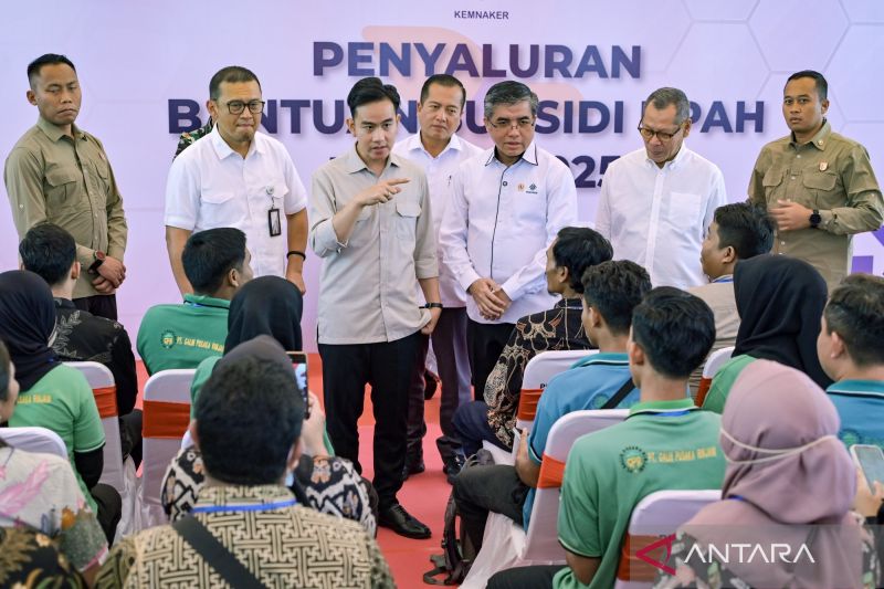 kemarin-pencairan-bsu-diperpanjang-hingga-aturan-insentif-bumn