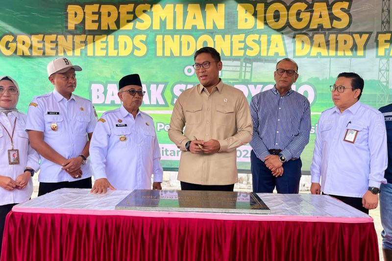 wamentan-ajak-pelaku-usaha-ubah-kotoran-sapi-menjadi-energi-terbarukan
