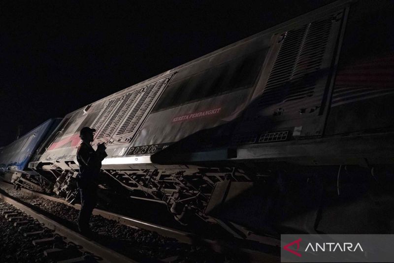 kai-daop-4-kerahkan-13-bus-angkut-penumpang-dari-stasiun-tegal