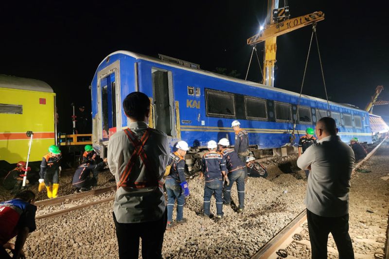 kemenhub-investigasi-ka-argo-bromo-anggrek-yang-anjlok-di-subang
