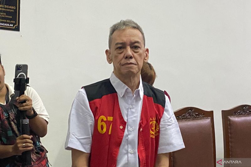 fariz-rm-dituntut-enam-tahun-penjara-atas-kasus-narkoba