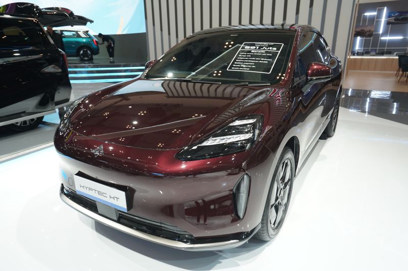 gac-sebut-mobil-listrik-hyptec-ht-terinspirasi-dari-jet-privat