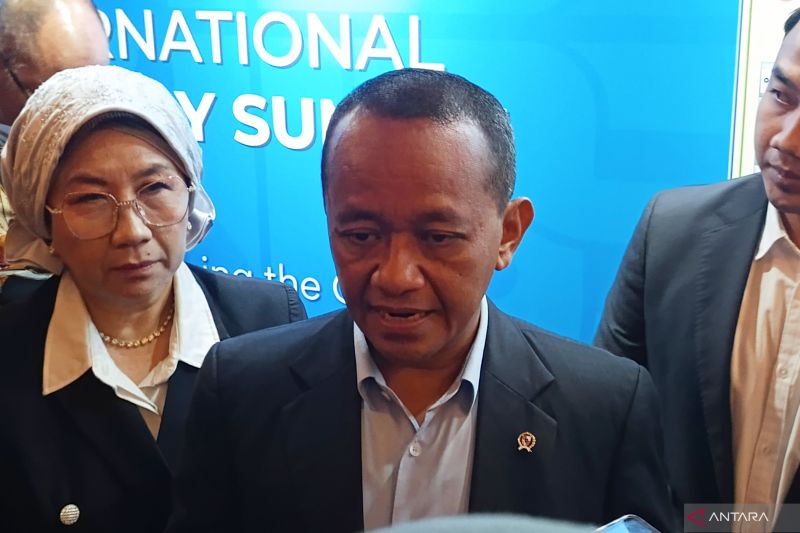 bahlil-ungkap-rencana-impor-litium-australia-untuk-industri-baterai-ev
