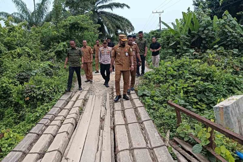 bupati-aceh-timur-alihkan-anggaran-mobil-dinas-untuk-jembatan