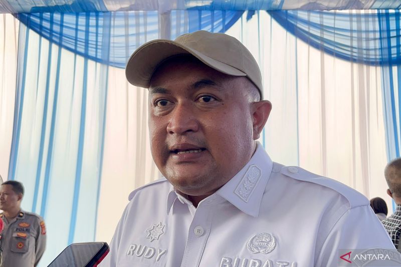 Bupati Bogor atasi pengangguran dengan perbanyak dapur MBG