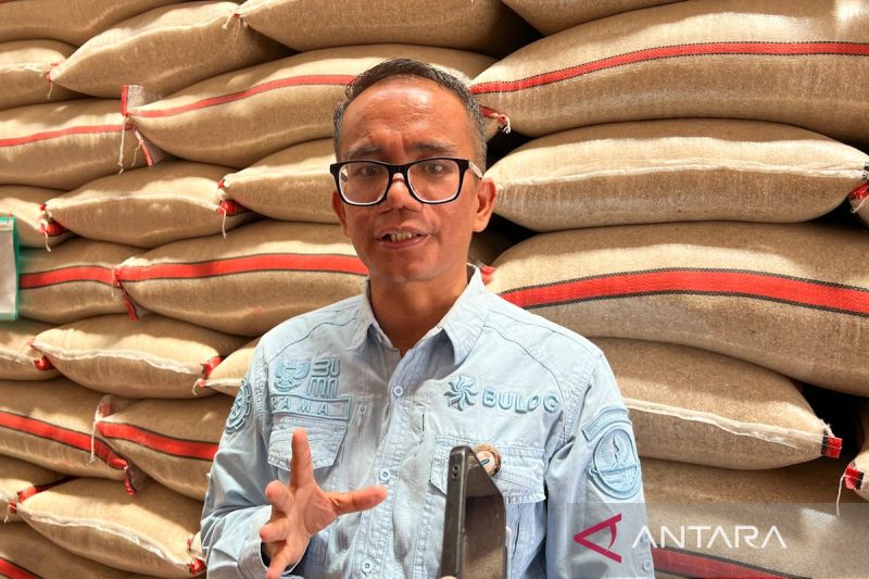 bulog-cirebon-pastikan-penyalur-beras-sphp-terverifikasi-ketat