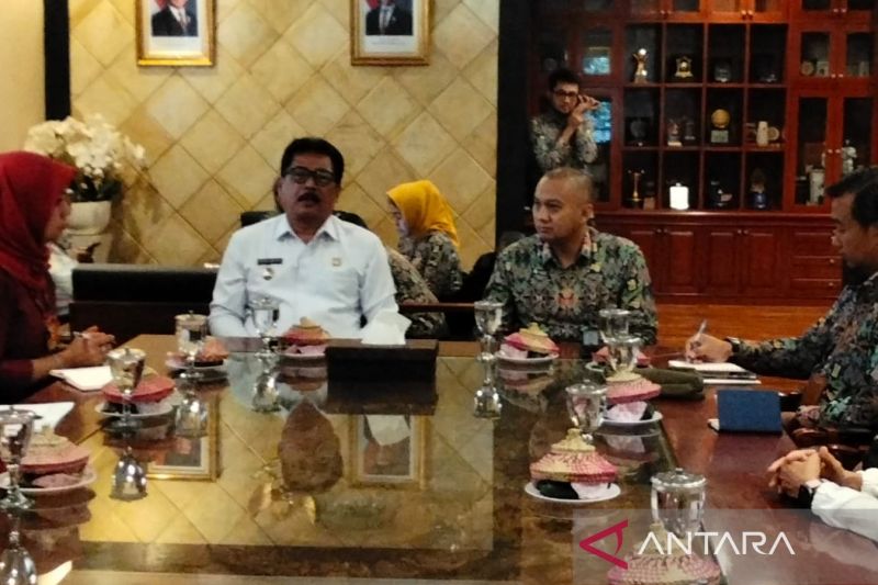 kementerian-pu-pastikan-pembangunan-tpst-di-gianyar-bali-berlanjut