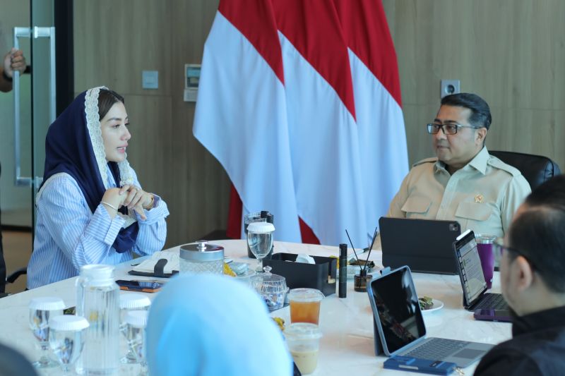 anggota-dpr-dorong-pasar-pon-trenggalek-jadi-wisata-internasional