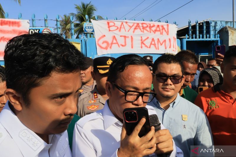 wamenaker-telepon-pemilik-perusahaan-mempertanyakan-hak-buruh-pt-bsi
