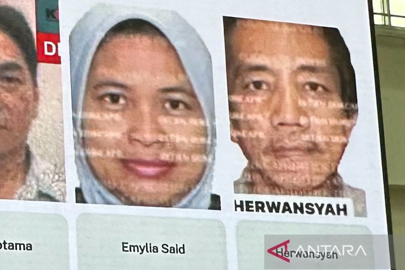 KPK sebut lokasi Emylia Said dan Herwansyah berada di negara tetangga