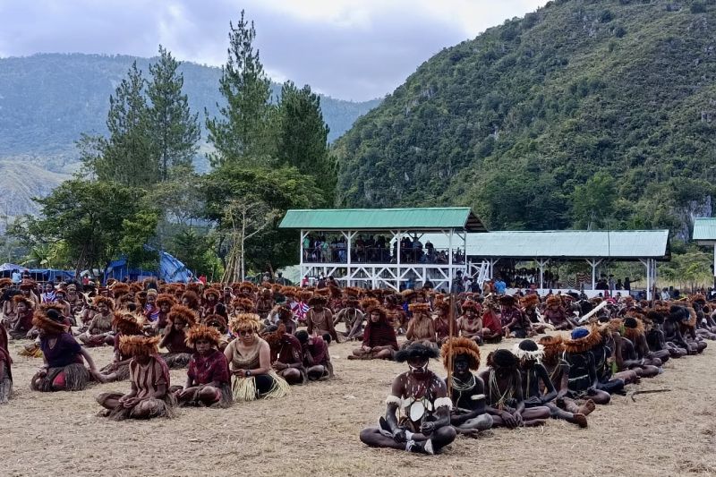 230-wisman-ramaikan-festival-budaya-lembah-baliem-ke-33-di-wamena