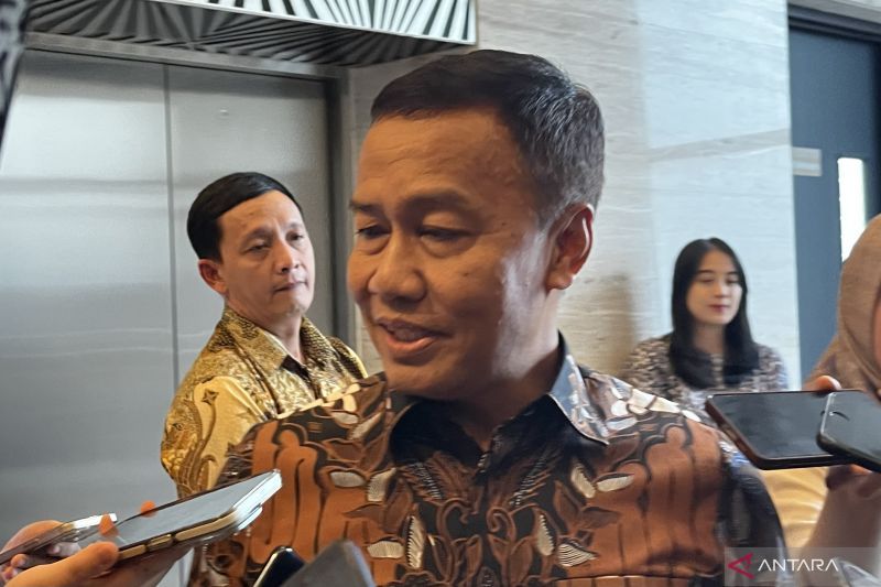 Kemenhub masih kaji fenomena lonjakan impor truk CBU dari China