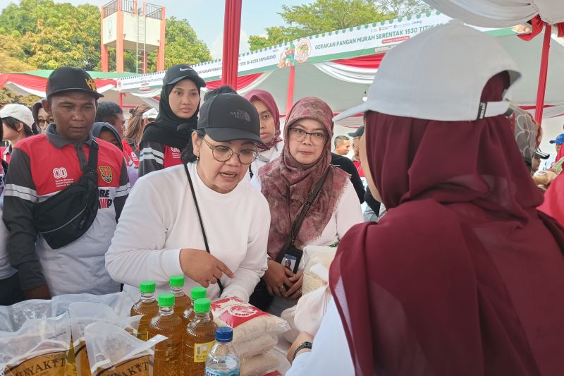 bi-dan-pemkot-semarang-gelar-gerakan-pangan-murah-di-1530-titik