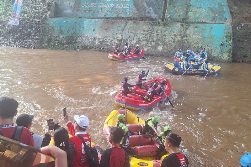 KLH ungkap sejumlah penyebab penurunan kualitas Sungai Ciliwung