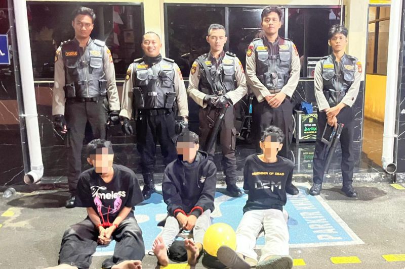 tujuh-remaja-yang-diduga-hendak-tawuran-ditangkap-di-jakpus