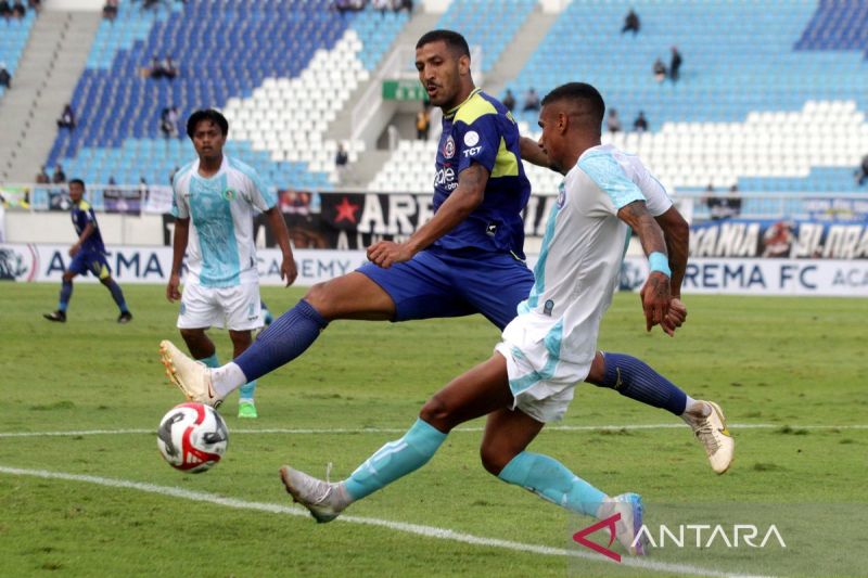 Arema FC bungkam PSBS Biak 4-1