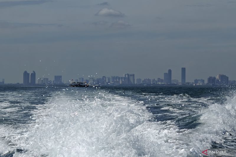 BMKG: Waspada gelombang sangat tinggi 6 meter pada 11-14 Agustus