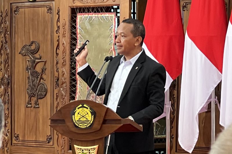 bahlil-tegaskan-indonesia-tak-pernah-impor-lng