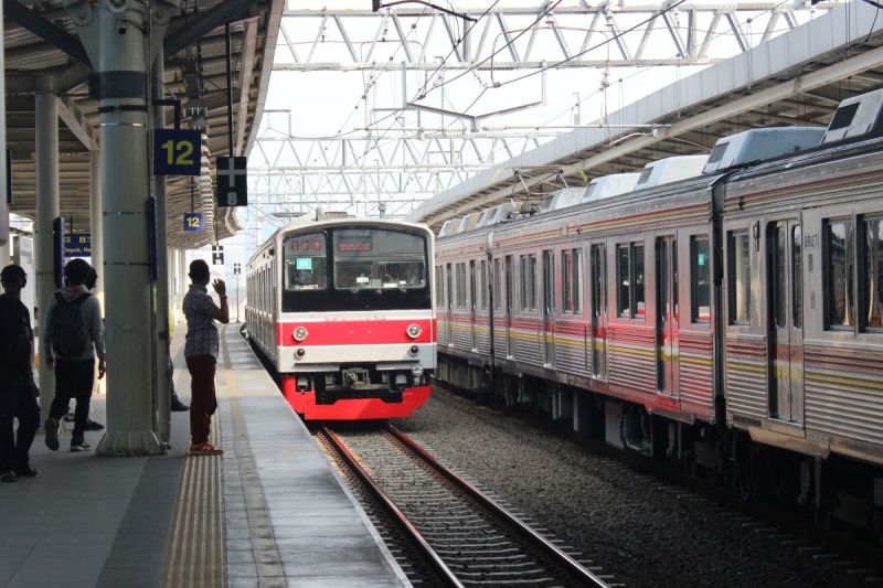 transportasi-kereta-api-dinilai-sebagai-solusi-untuk-kurangi-kemacetan