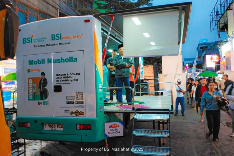 bsi-hadirkan-mobil-musala-di-lokasi-pesta-rakyat-hut-ri