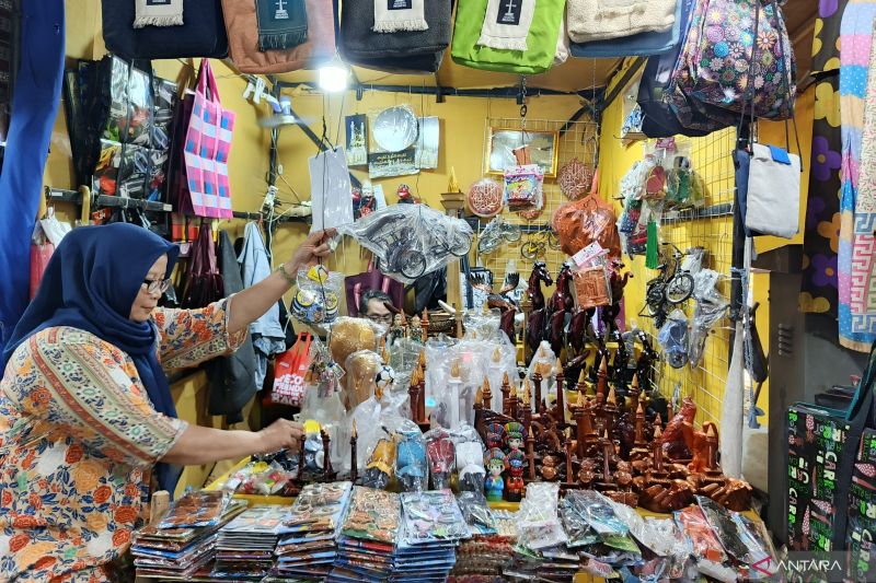 umkm-makanan-hingga-kerajinan-sebut-hut-ke-80-ri-membawa-berkah