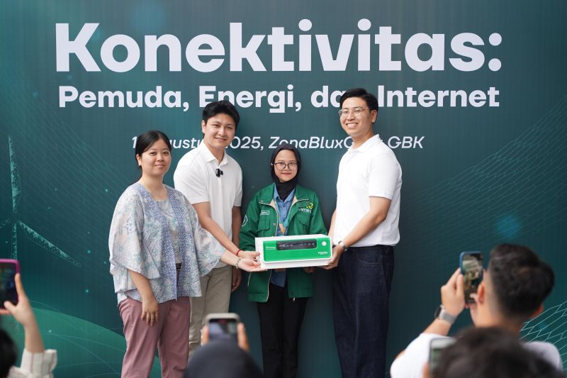 hut-ri-desa-bumi-donasikan-paket-pembelajaran-sistem-energi-surya