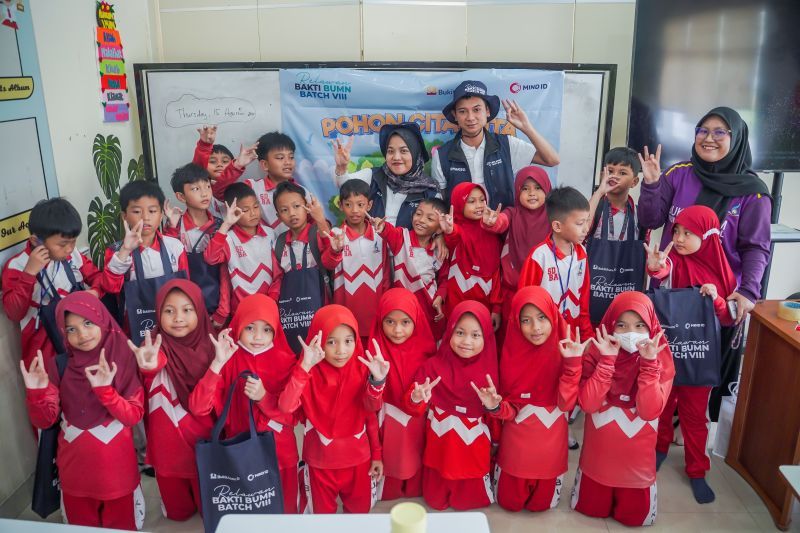 Semarakkan HUT RI, Bukit Asam dan Relawan Bakti BUMN edukasi generasi muda lewat Jelajah Energi