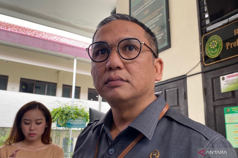 silfester-sakit-nyeri-di-dada-dan-butuh-istirahat-lima-hari