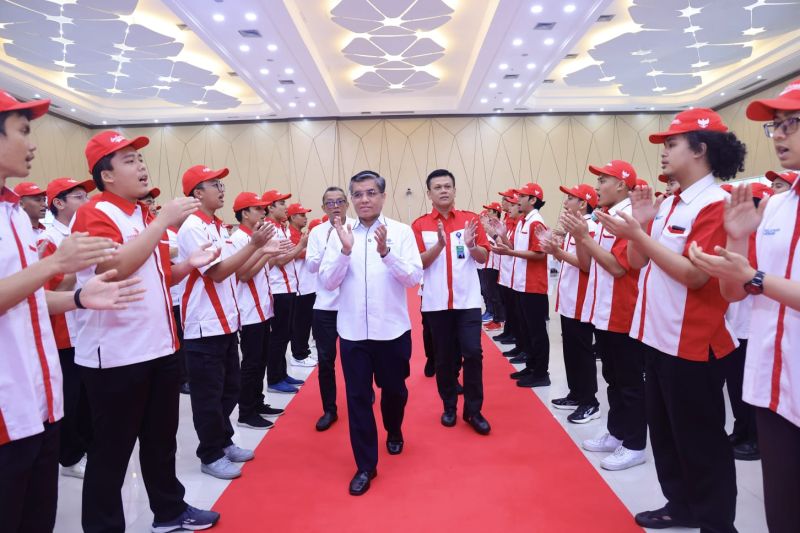 menaker-lepas-delegasi-indonesia-ke-ajang-worldskills-asean-2025