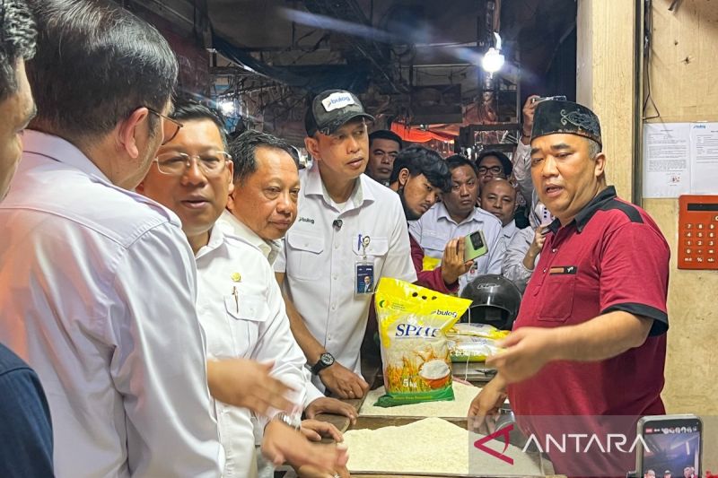 bulog-bersama-mendagri-bapanas-pastikan-distribusi-beras-sphp-lancar