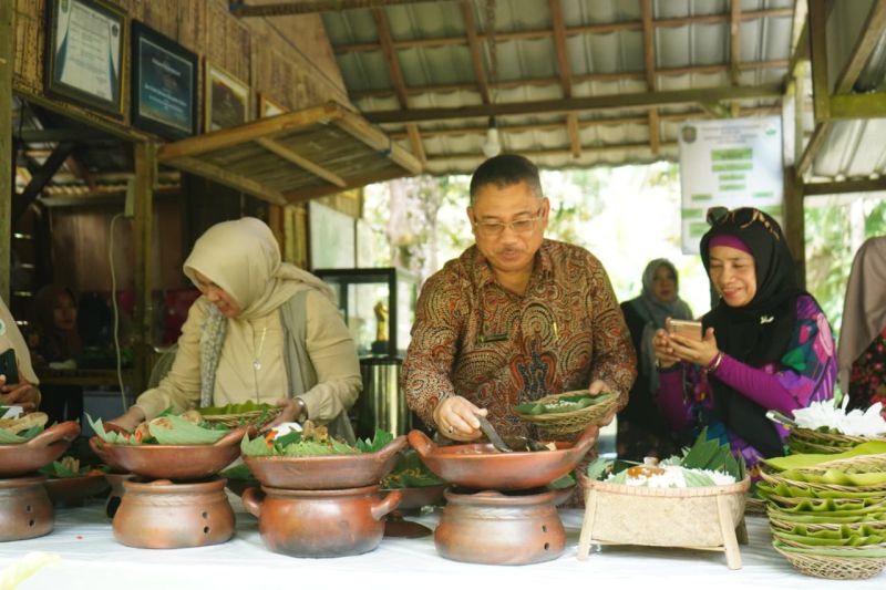 deputi-kemenpar-trenggalek-miliki-paket-lengkap-wisata-alam-kuliner
