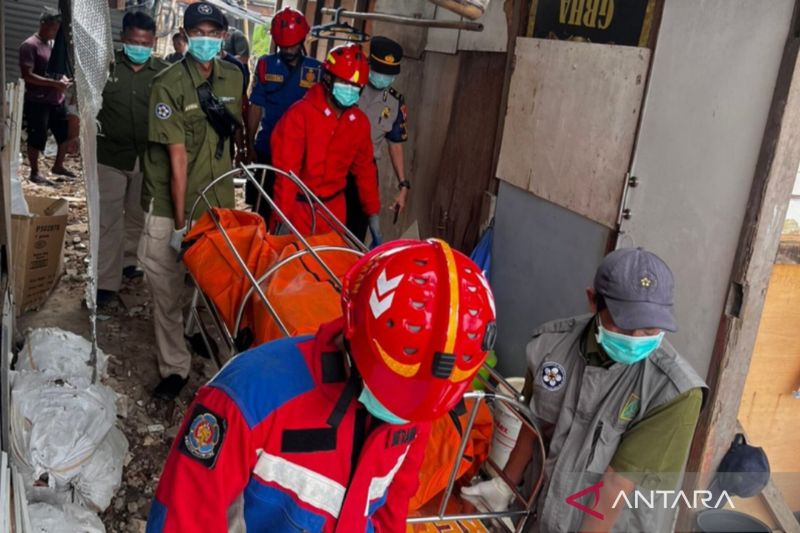 polisi-ungkap-penyebab-pria-tewas-di-kali-ciliwung-jaktim