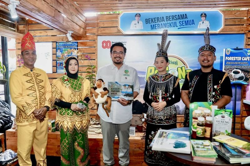 dishut-kalsel-festival-pesona-wujudkan-tulang-punggung-ekonomi-hijau