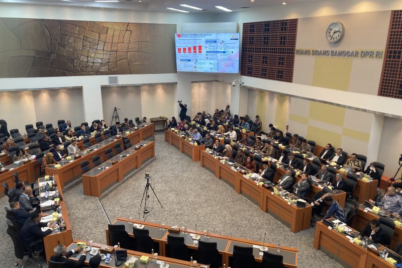 sri-mulyani-koreksi-tunjangan-gurudosen-jadi-rp274-t-pada-rapbn-2026