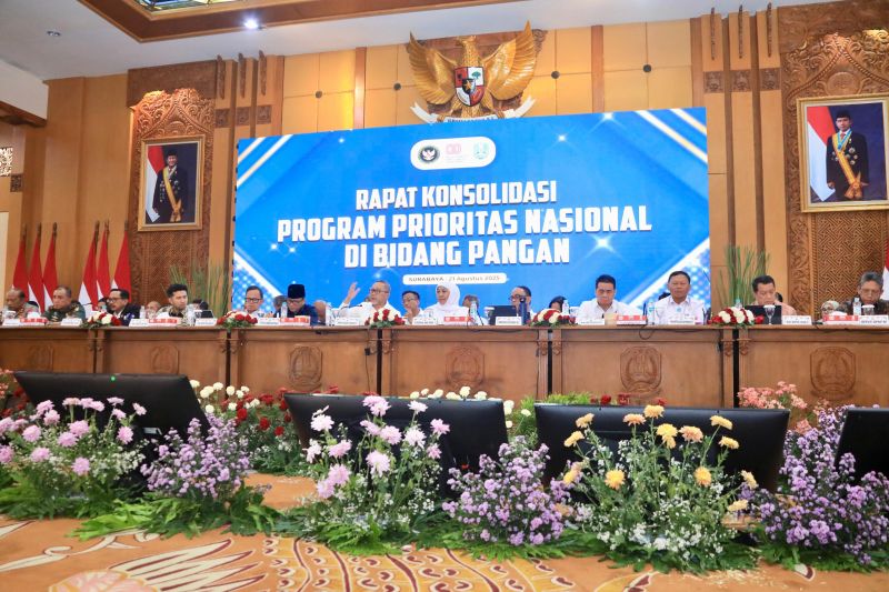 tiga-menteri-apresiasi-jatim-menuntaskan-8494-kopdes-merah-putih