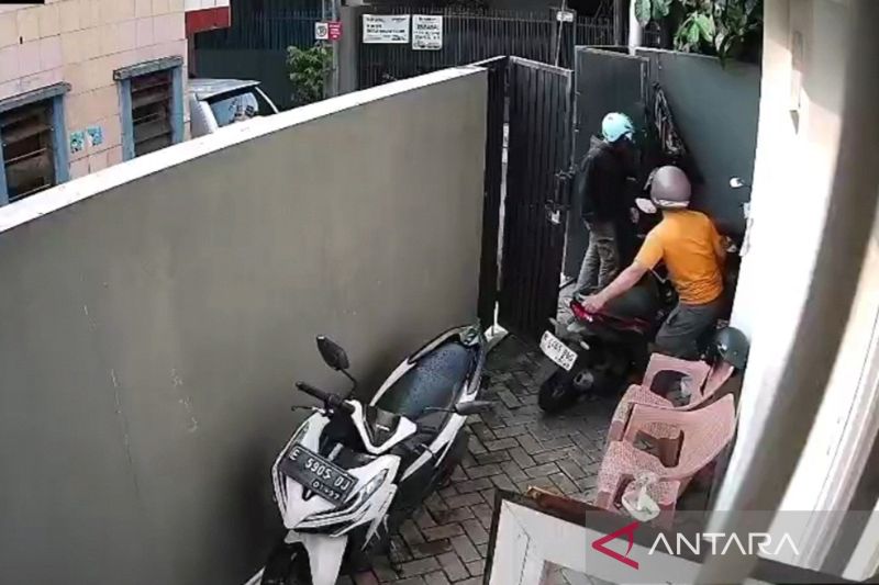 polisi-usut-pencurian-dua-sepeda-motor-di-jakbar